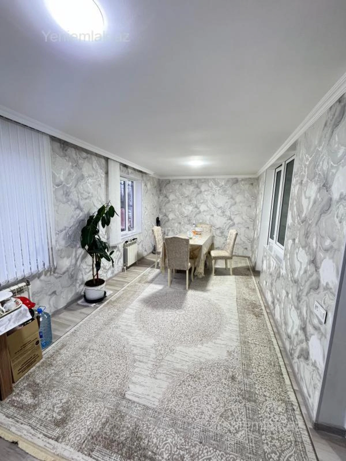 Satılır 2 otaqlı köhnə tikili 88 m²