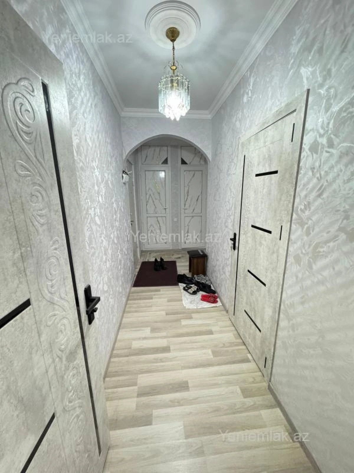 Satılır 2 otaqlı köhnə tikili 88 m²