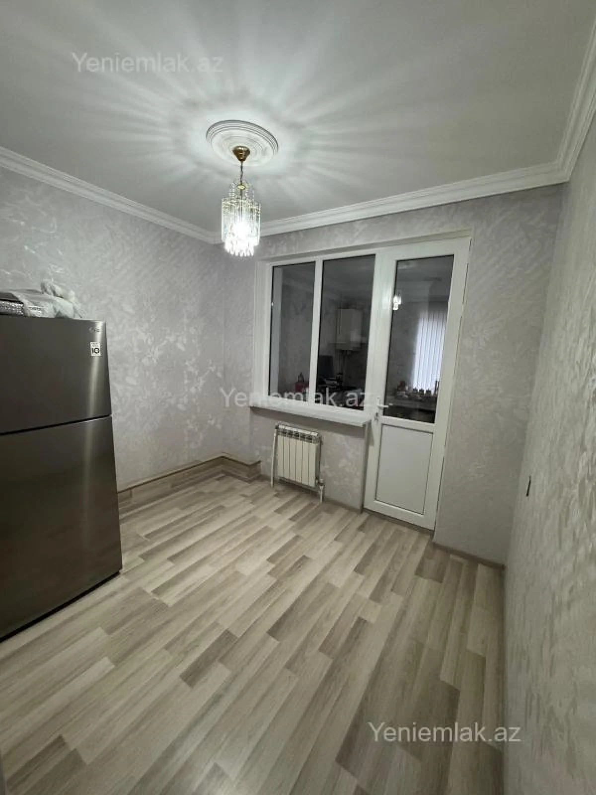 Satılır 2 otaqlı köhnə tikili 88 m²