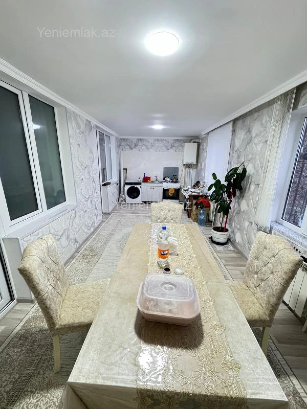 Satılır 2 otaqlı köhnə tikili 88 m²