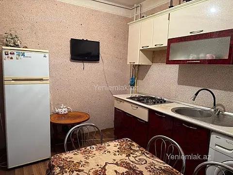 Satılır 3 otaqlı köhnə tikili 85 m²