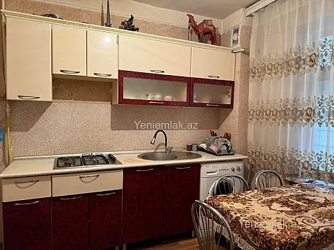 Satılır 3 otaqlı köhnə tikili 85 m²