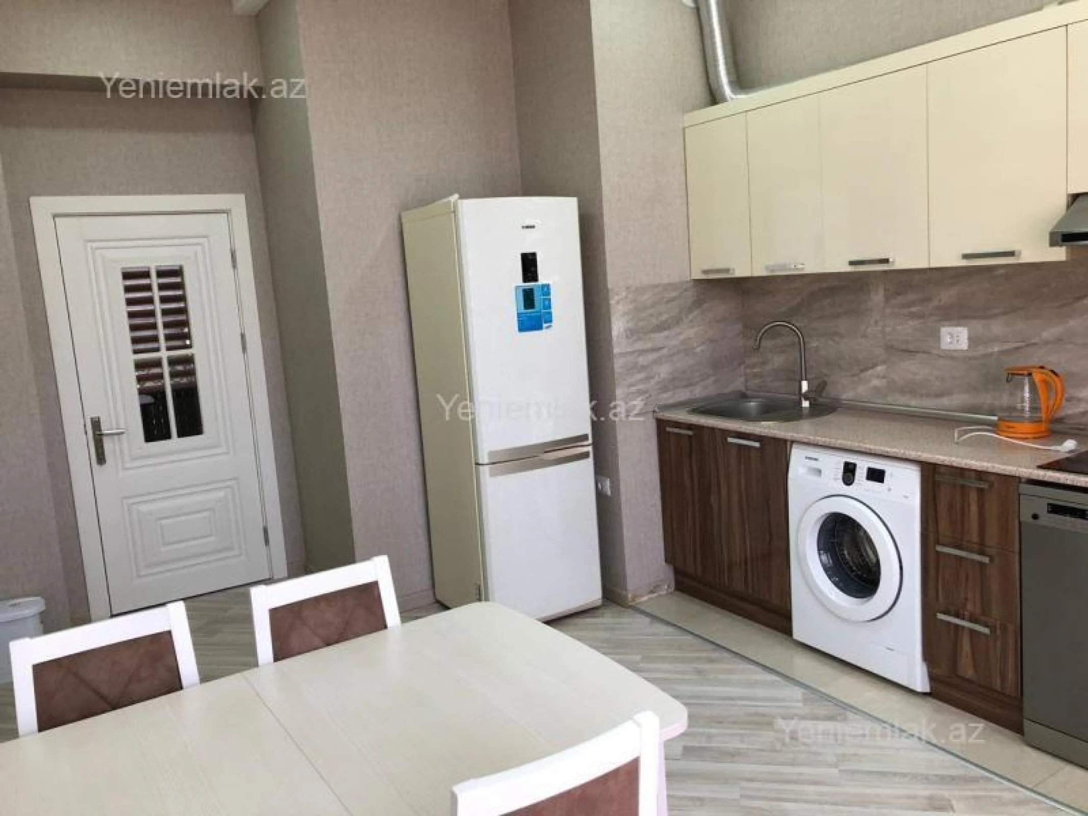 Satılır 3 otaqlı yeni tikili 144 m²