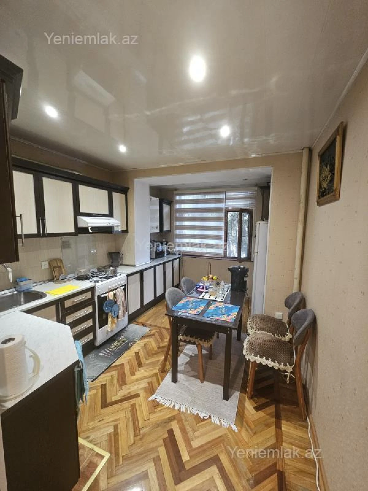 Satılır 4 otaqlı köhnə tikili 110 m²