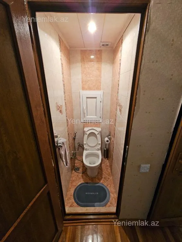 Satılır 4 otaqlı köhnə tikili 110 m²