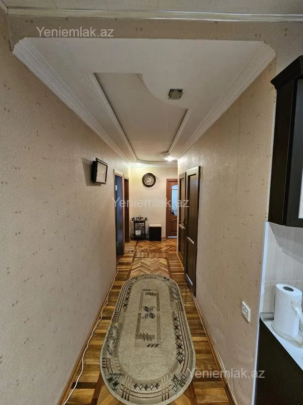 Satılır 4 otaqlı köhnə tikili 110 m²