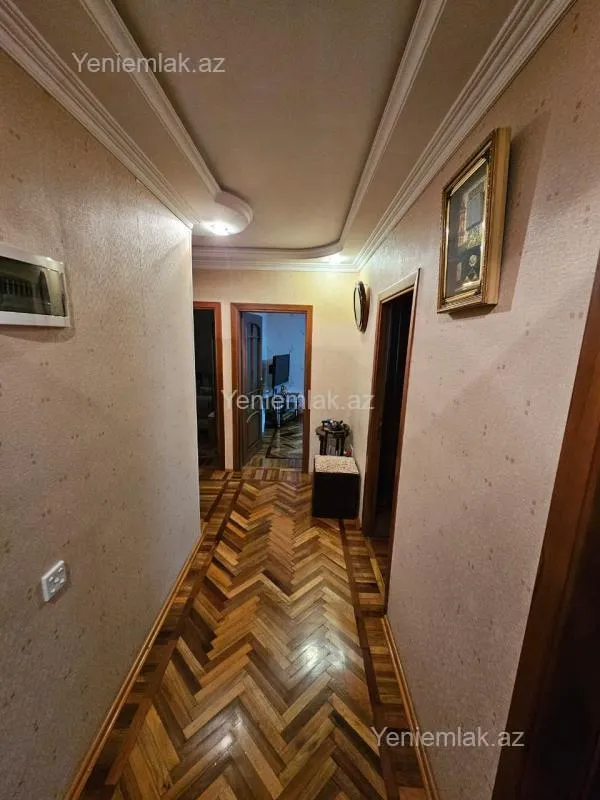Satılır 4 otaqlı köhnə tikili 110 m²
