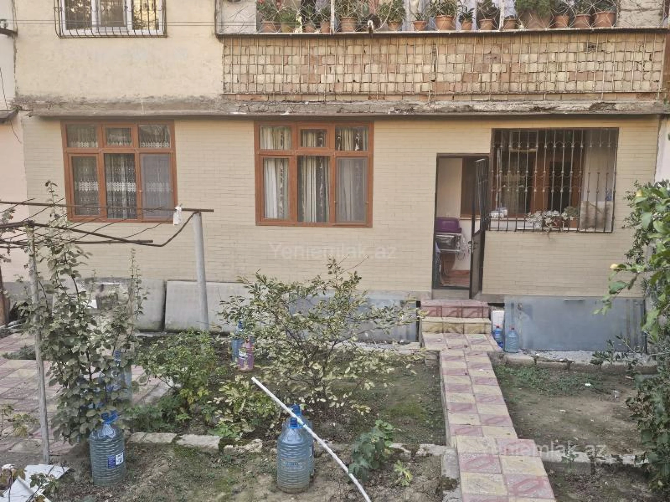 Satılır 4 otaqlı köhnə tikili 110 m²