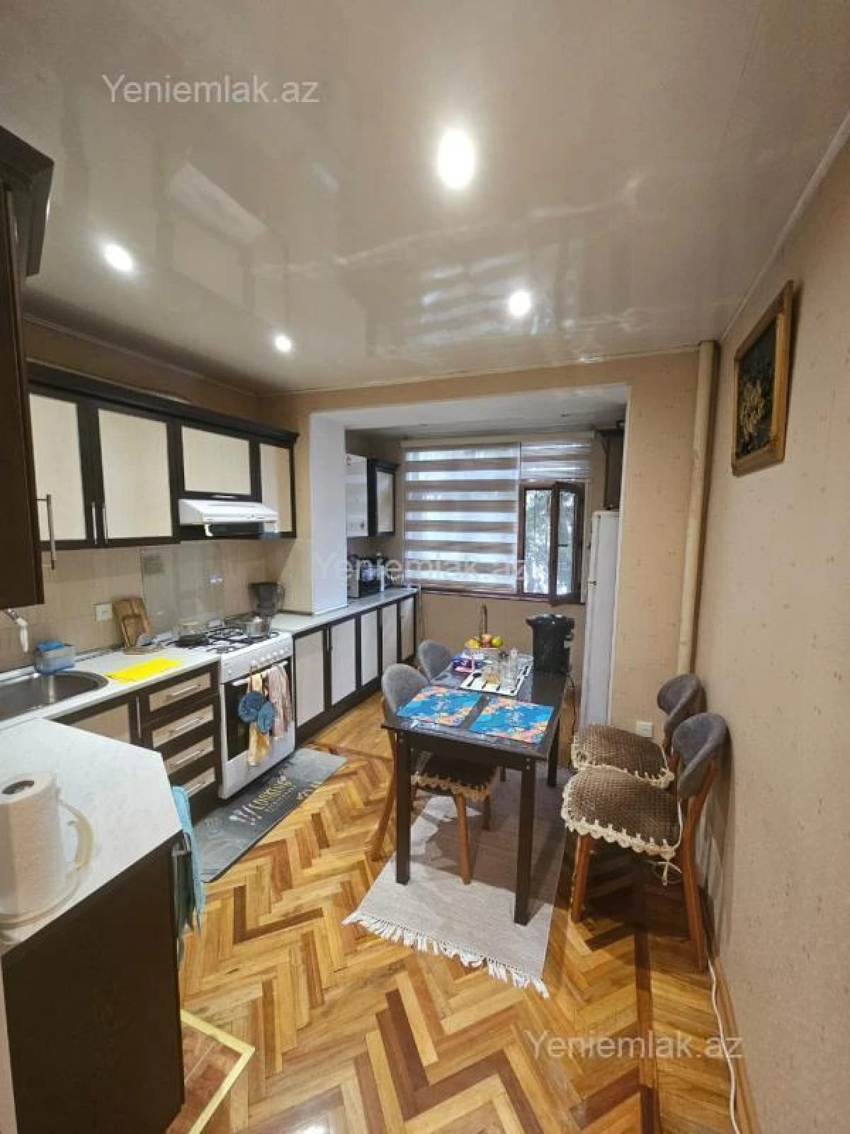 Satılır 4 otaqlı köhnə tikili 110 m²