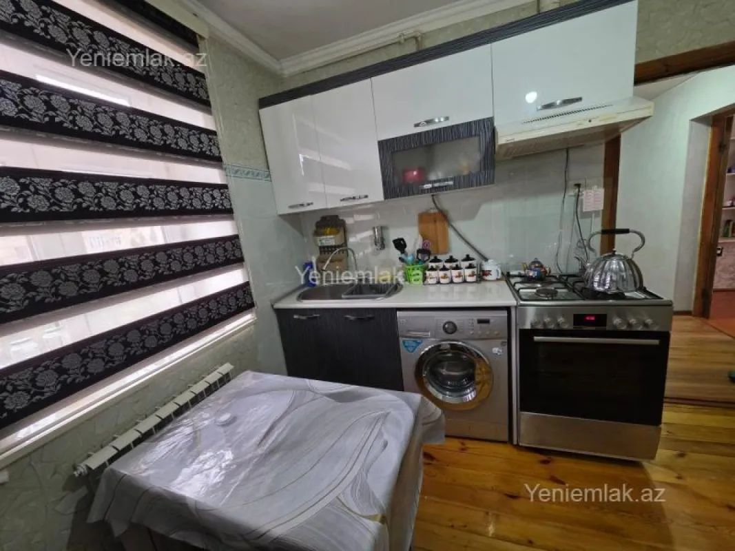 Satılır 3 otaqlı köhnə tikili 75 m²