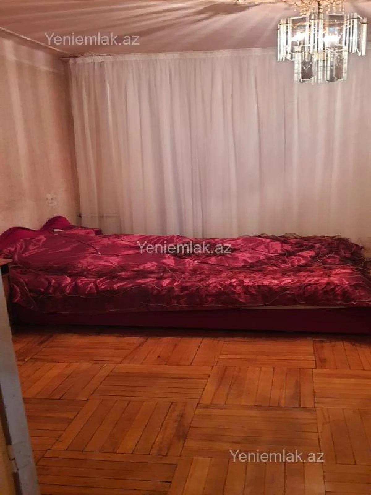 Satılır 2 otaqlı köhnə tikili 70 m²