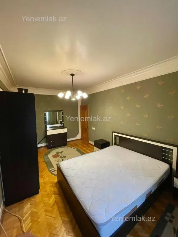 Satılır 2 otaqlı köhnə tikili 60 m²