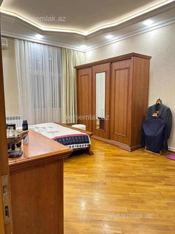 Satılır 3 otaqlı köhnə tikili 80 m²