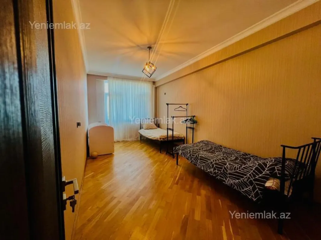 Satılır 3 otaqlı yeni tikili 150 m²