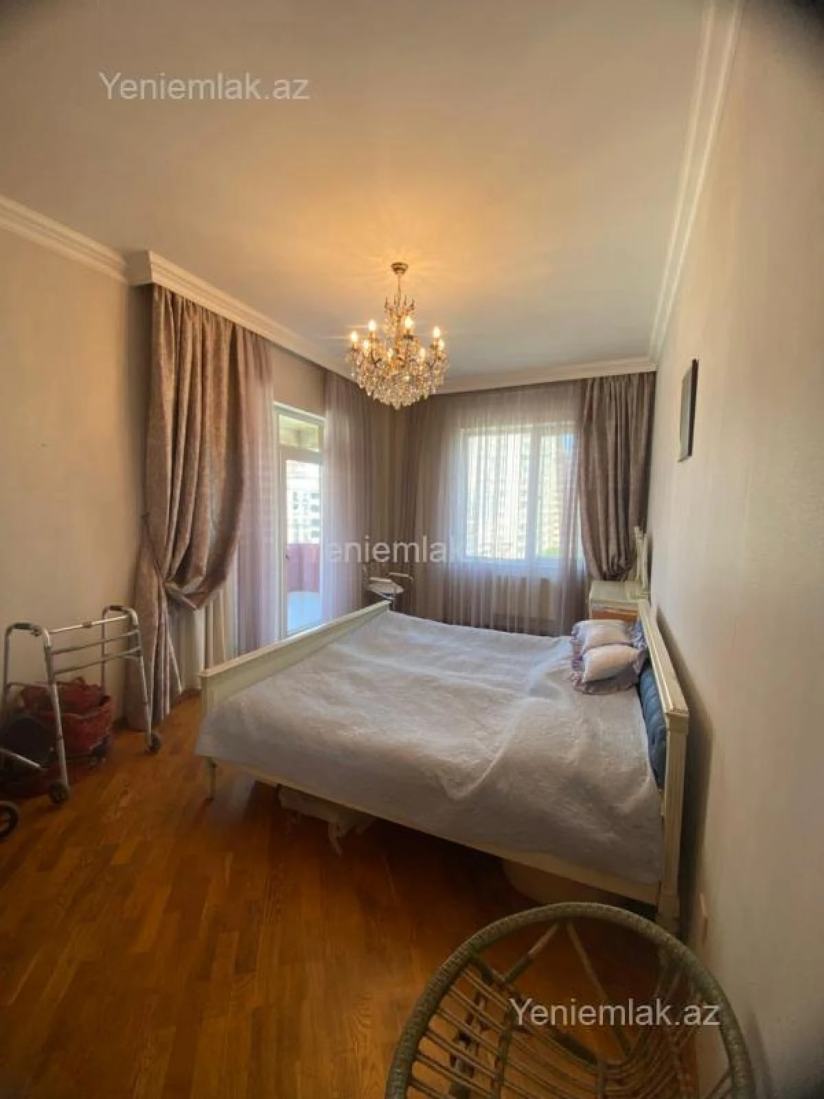 Satılır 3 otaqlı yeni tikili 132 m²