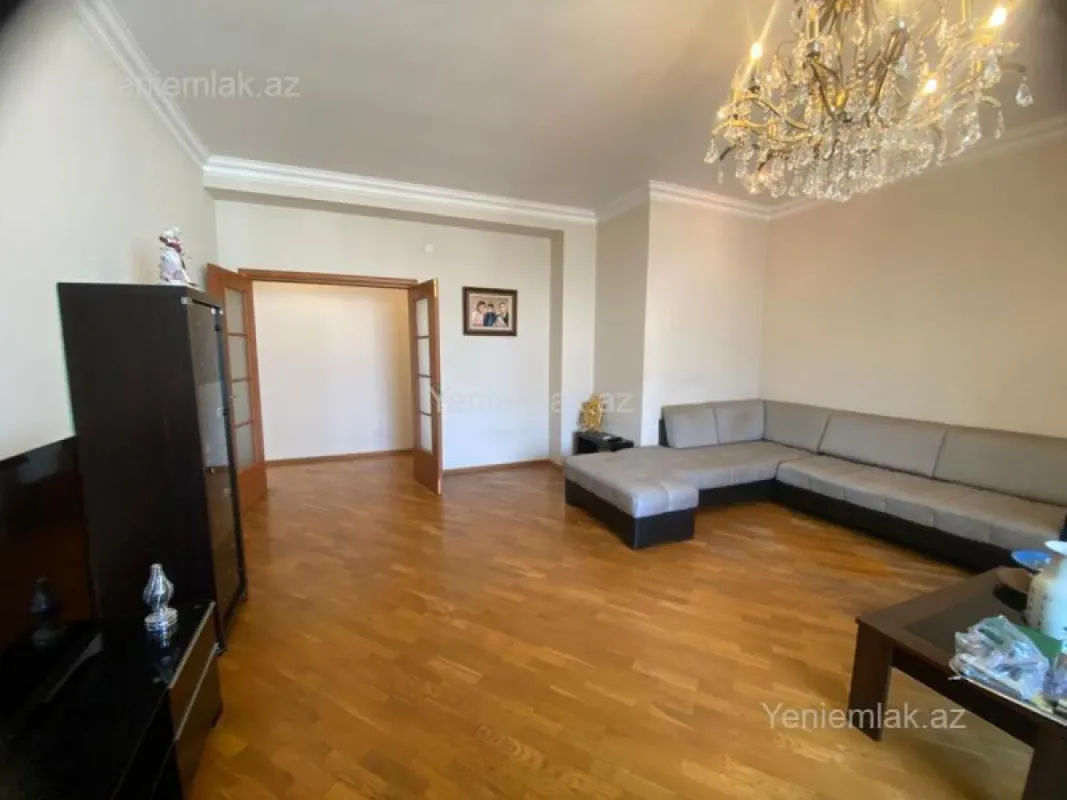 Satılır 3 otaqlı yeni tikili 132 m²