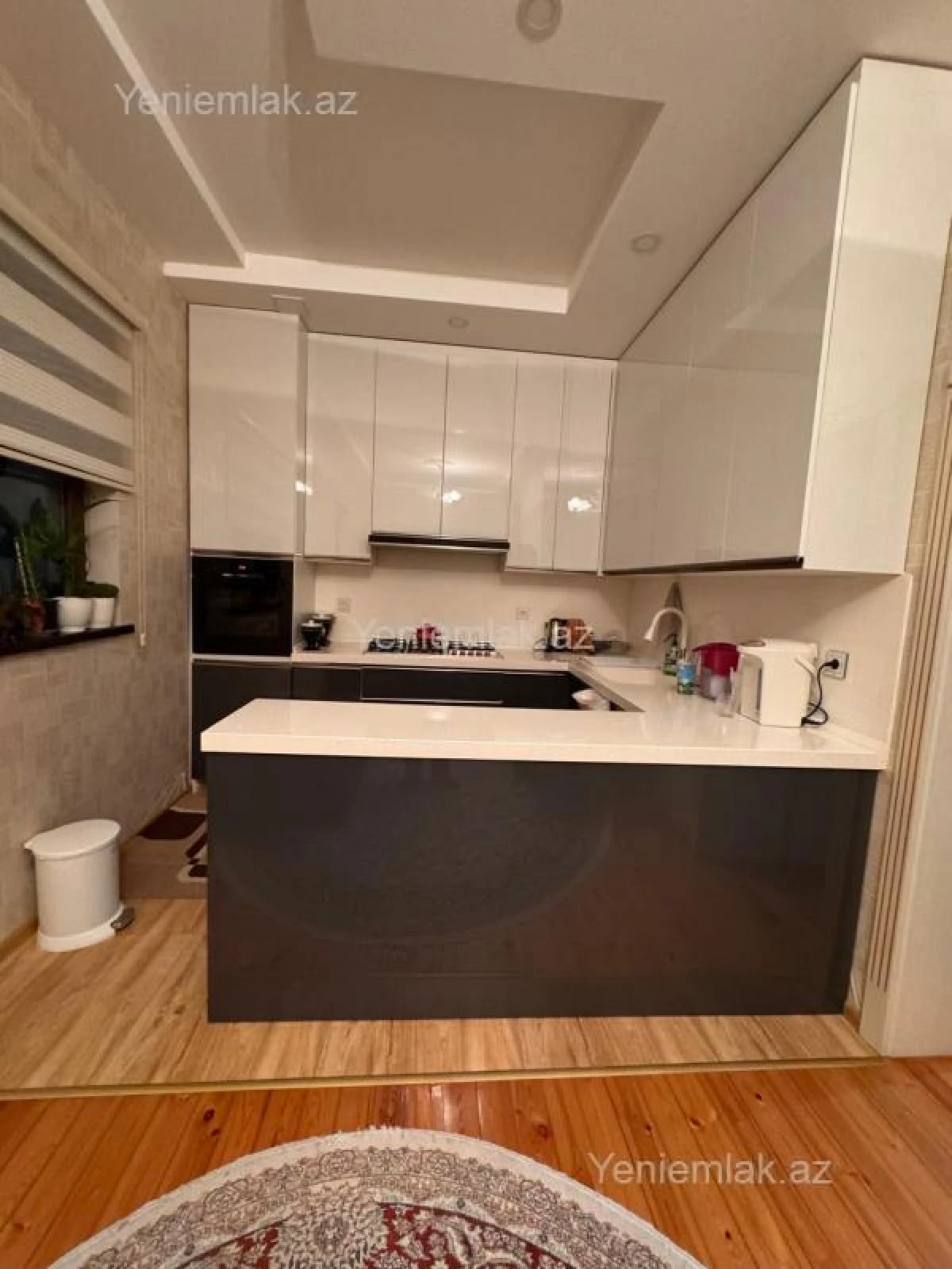 Satılır 3 otaqlı köhnə tikili 100 m²