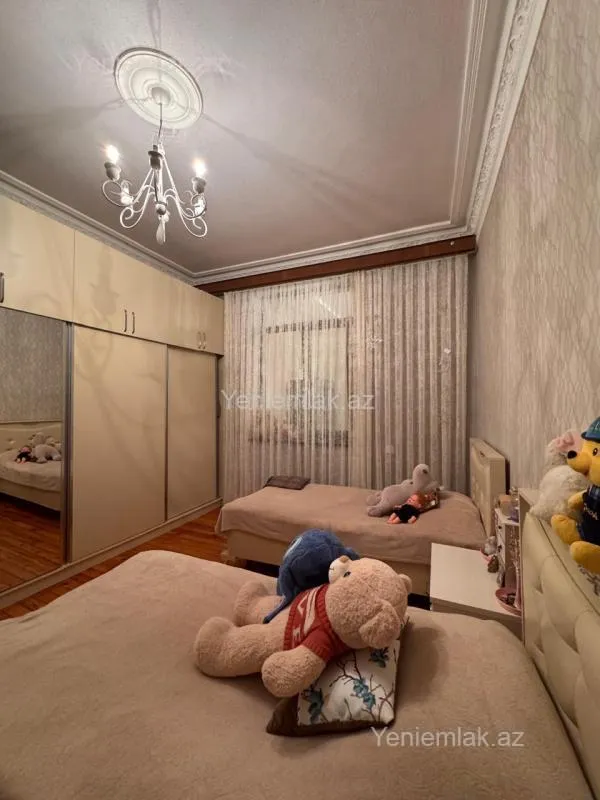 Satılır 3 otaqlı köhnə tikili 100 m²