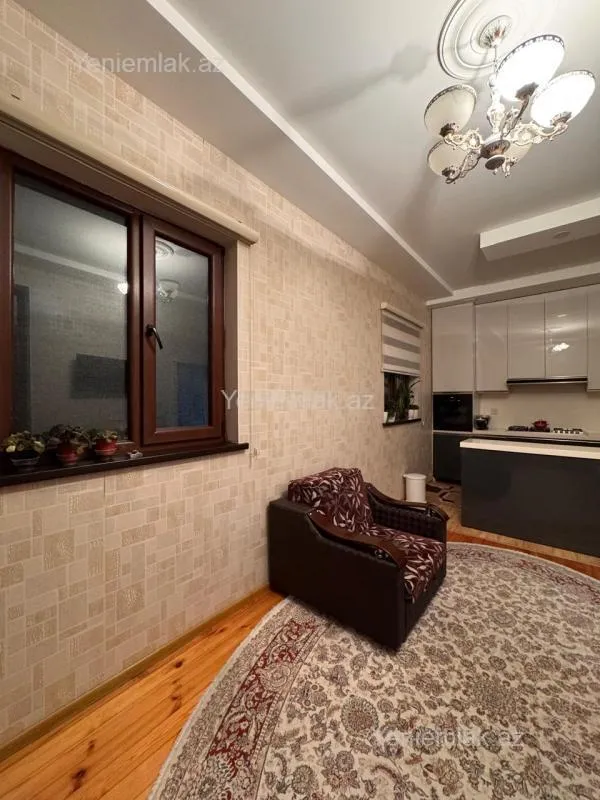 Satılır 3 otaqlı köhnə tikili 100 m²