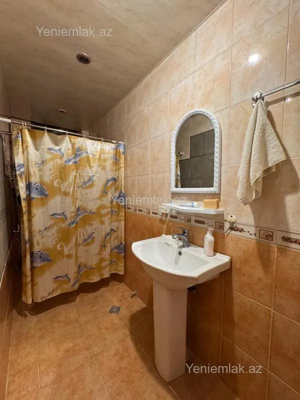 Satılır 3 otaqlı köhnə tikili 100 m²