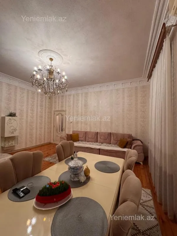 Satılır 3 otaqlı köhnə tikili 100 m²