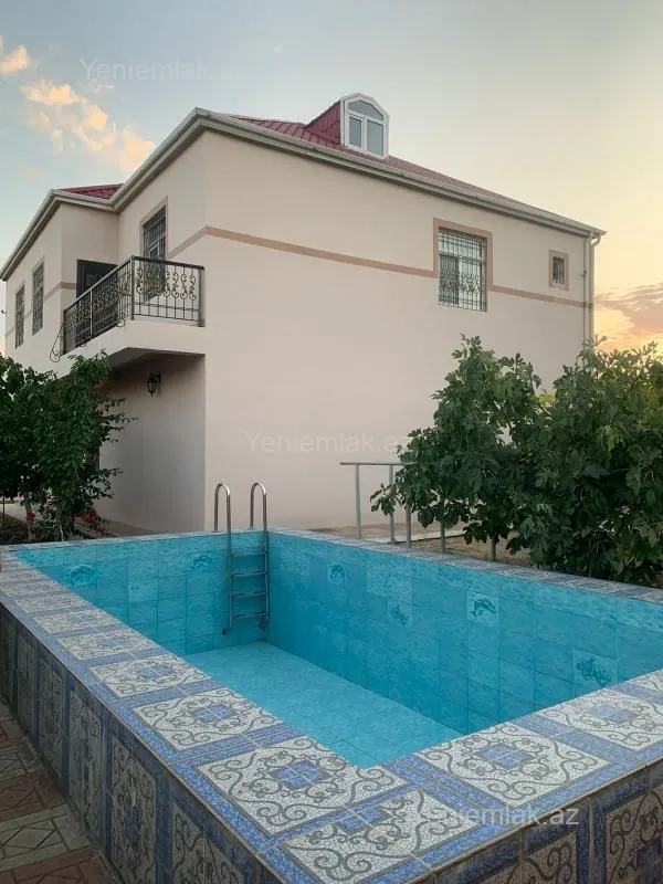 Satılır 6 otaqlı həyət evi 210 m²