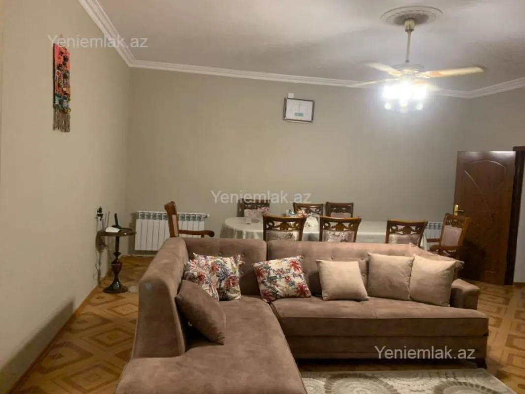 Satılır 6 otaqlı həyət evi 210 m²