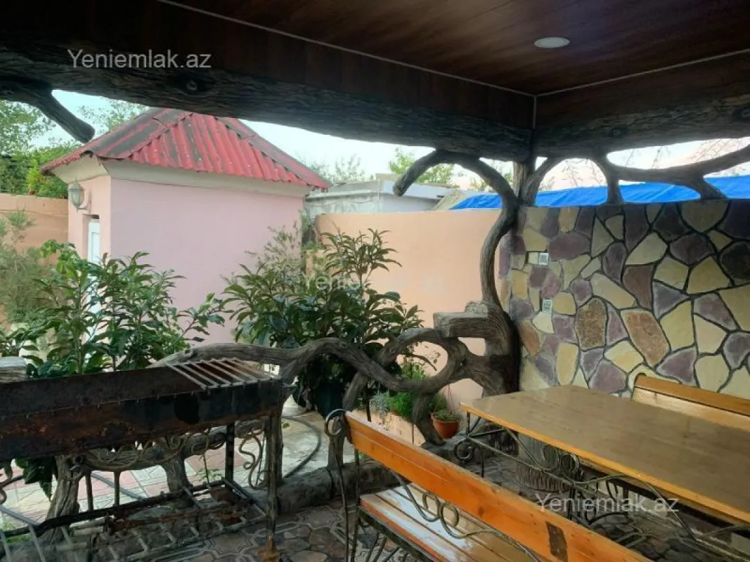 Satılır 6 otaqlı həyət evi 210 m²