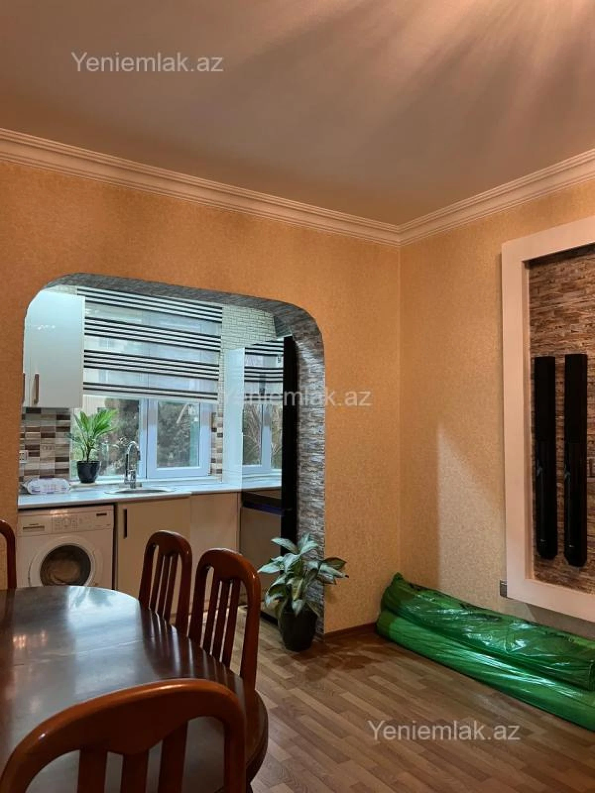 Satılır 2 otaqlı köhnə tikili 50 m²