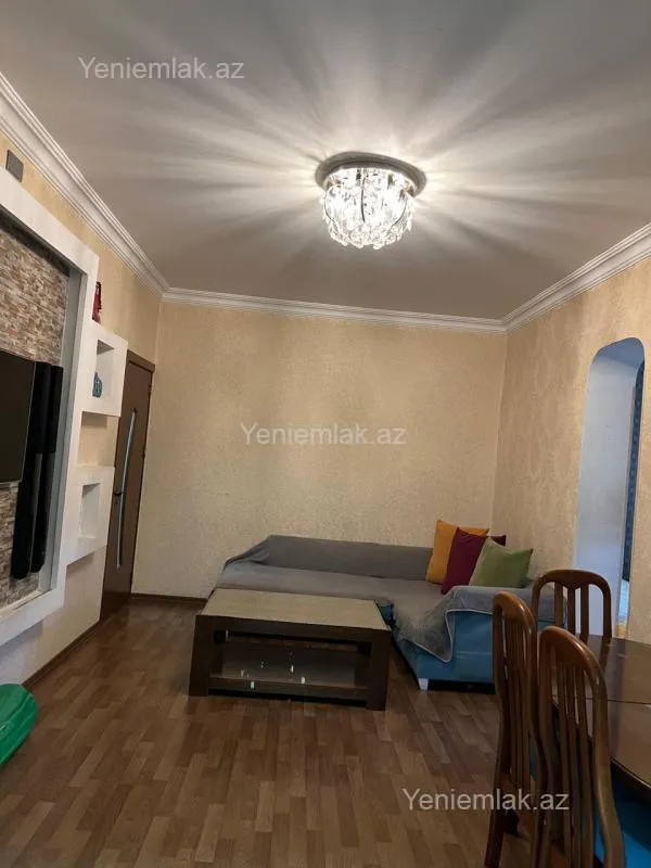 Satılır 2 otaqlı köhnə tikili 50 m²