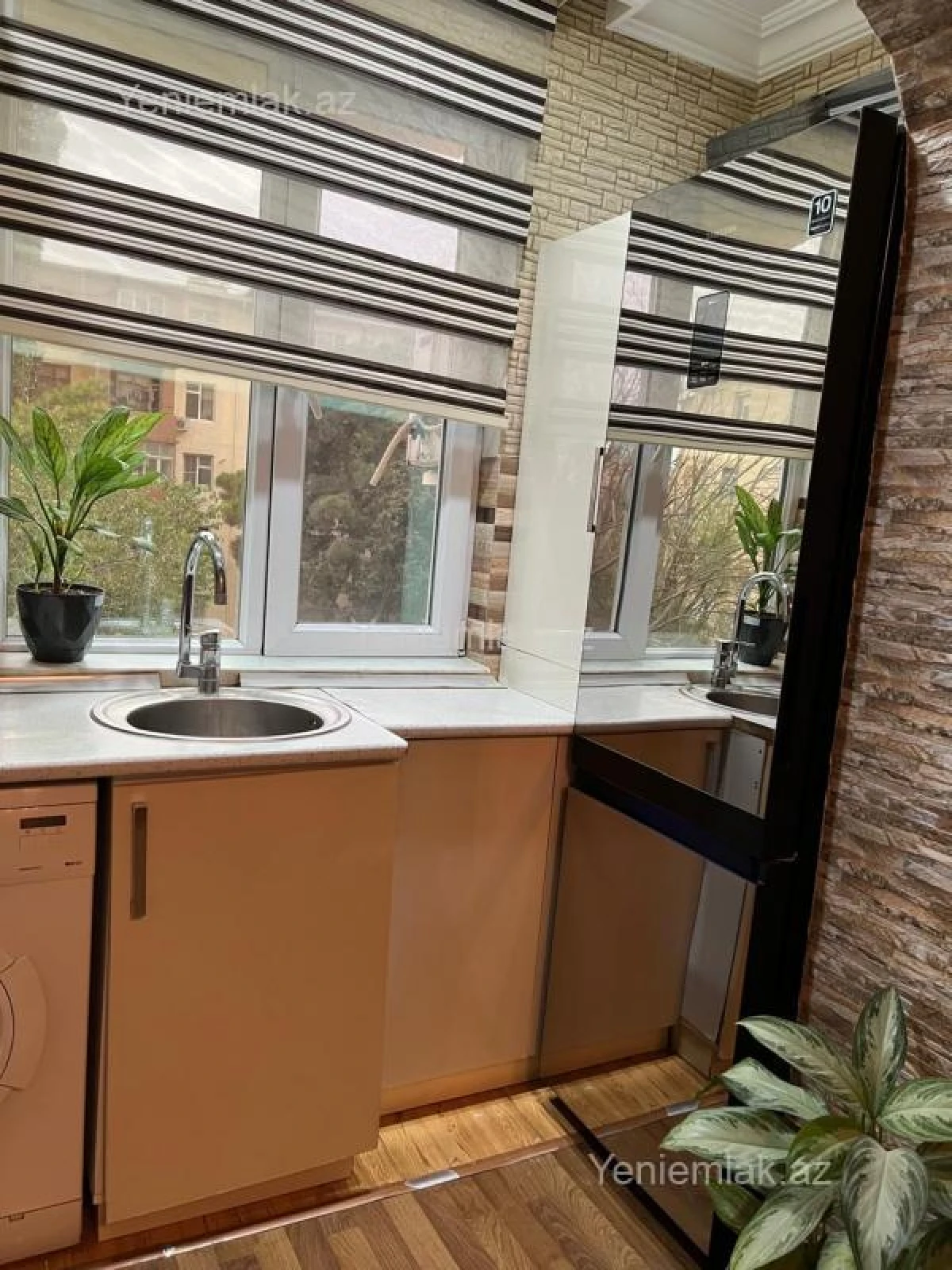 Satılır 2 otaqlı köhnə tikili 50 m²