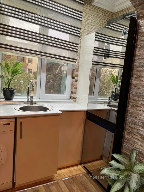 Satılır 2 otaqlı köhnə tikili 50 m²