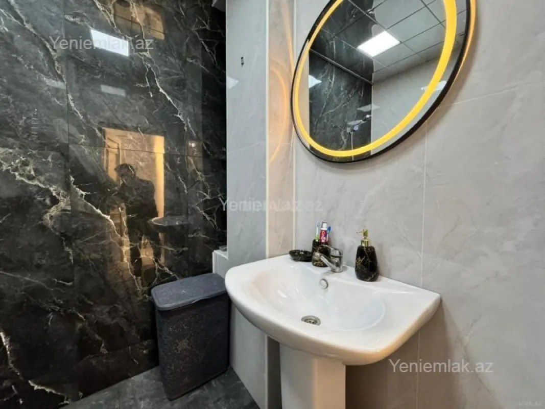 Satılır 2 otaqlı yeni tikili 70 m²