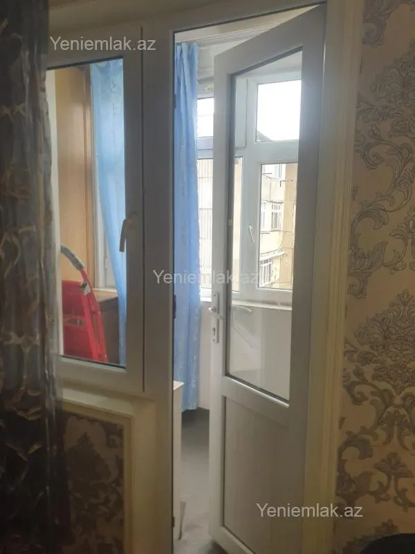 Satılır 1 otaqlı köhnə tikili 48 m²