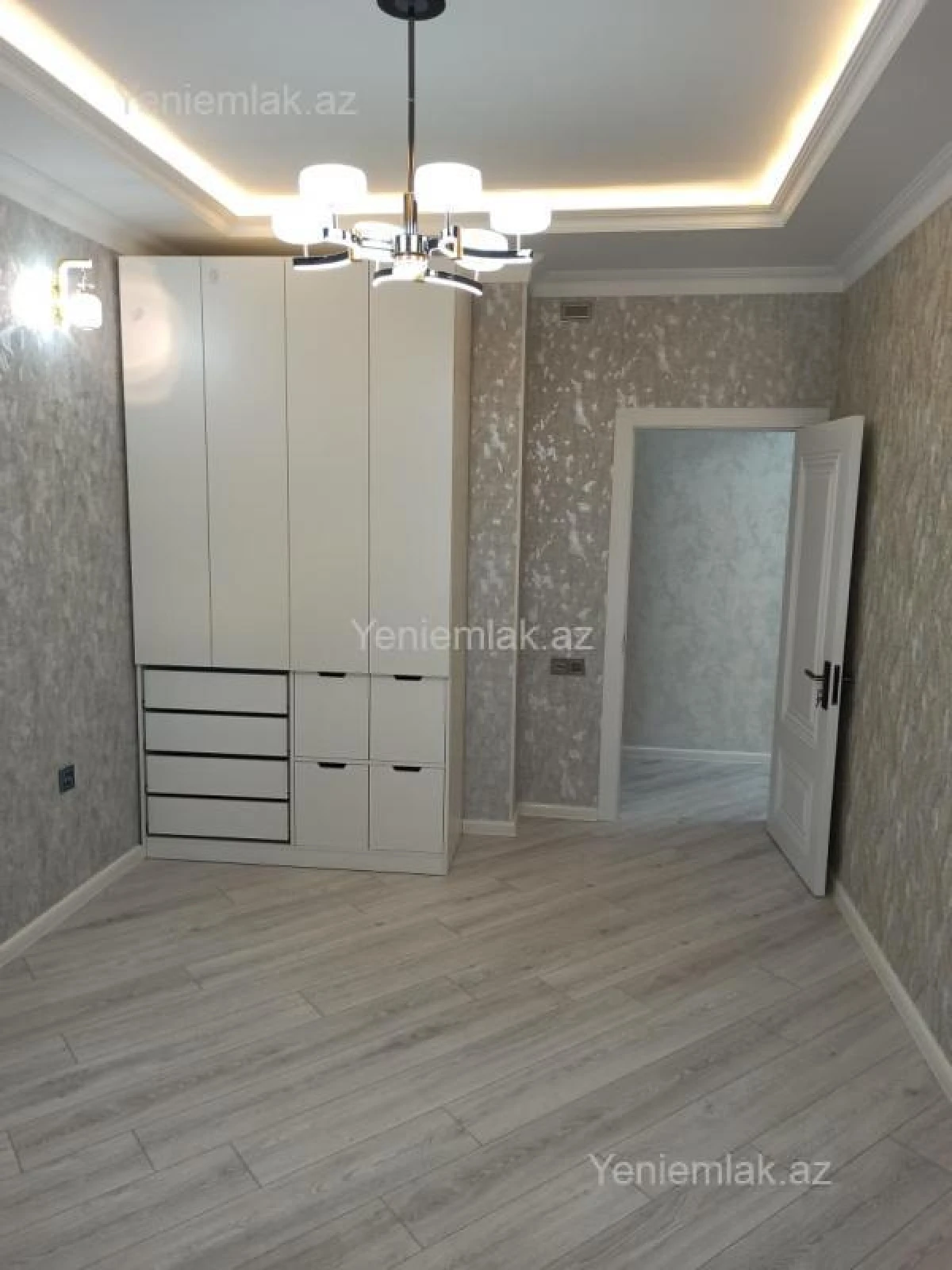 Satılır 3 otaqlı yeni tikili 81 m²