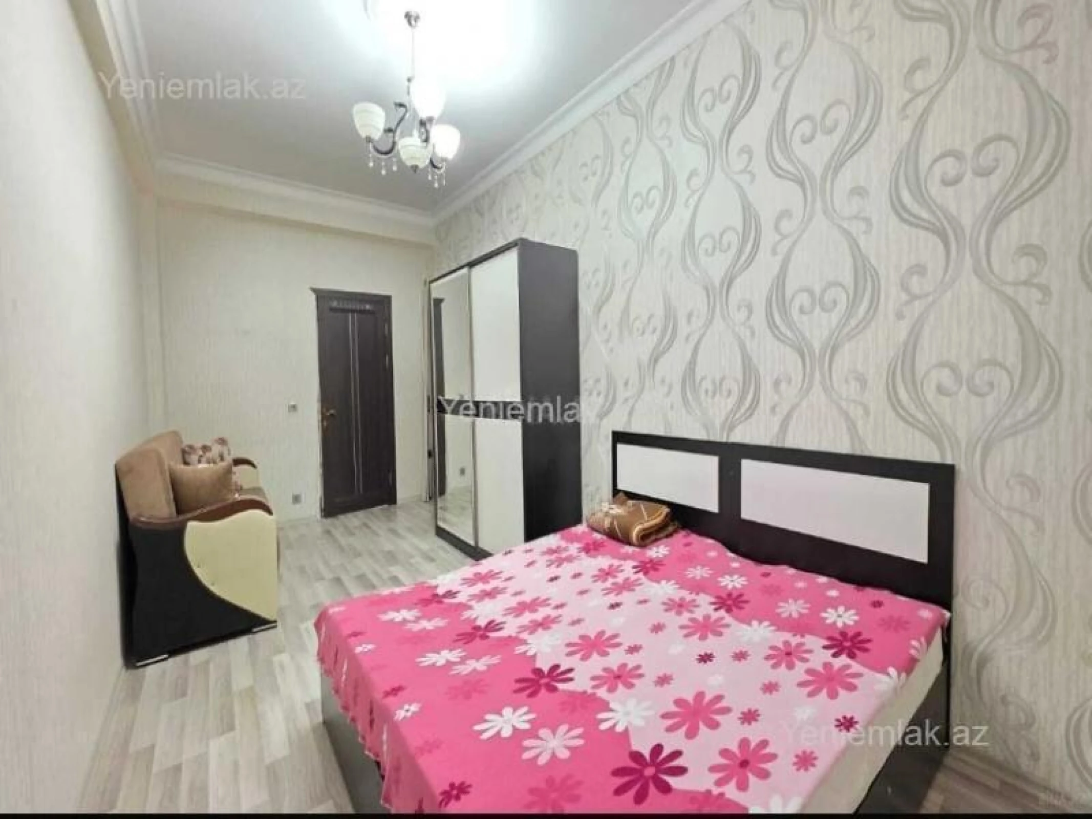 Satılır 4 otaqlı yeni tikili 125 m²