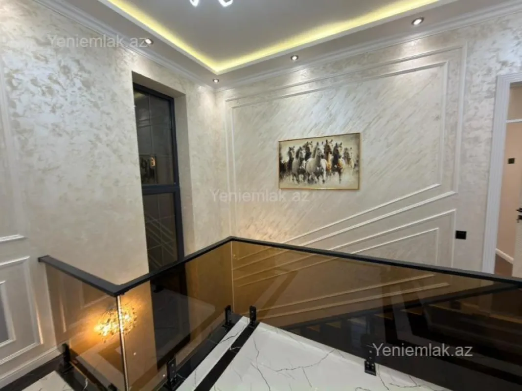 Satılır 5 otaqlı həyət evi 250 m²
