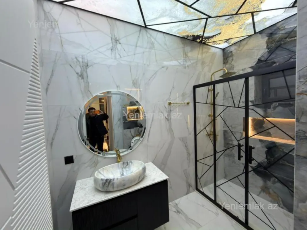 Satılır 5 otaqlı həyət evi 250 m²