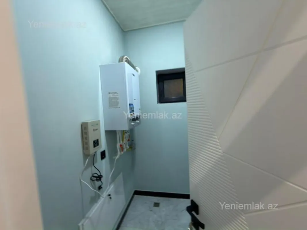 Satılır 5 otaqlı həyət evi 250 m²