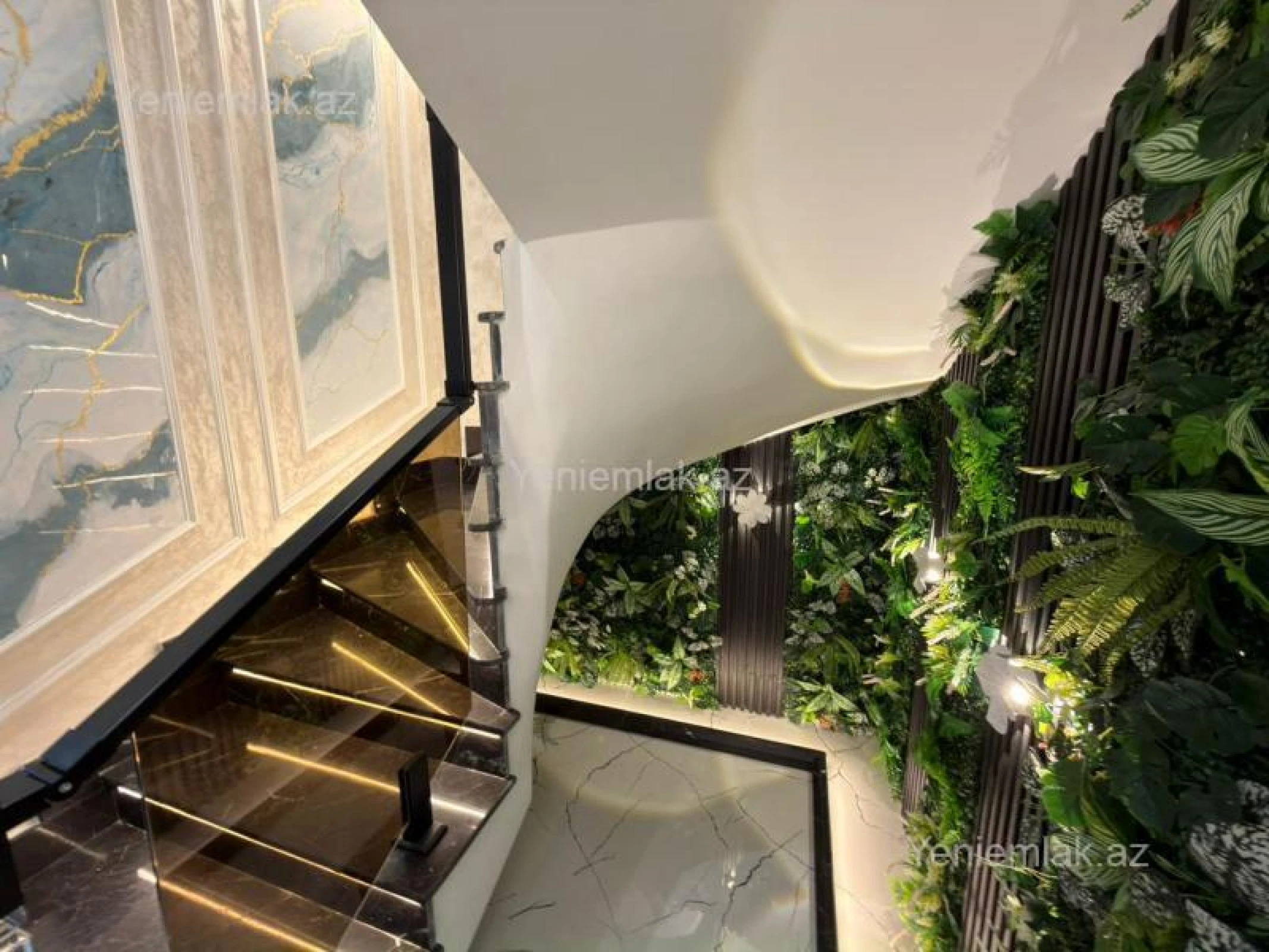 Satılır 5 otaqlı həyət evi 250 m²