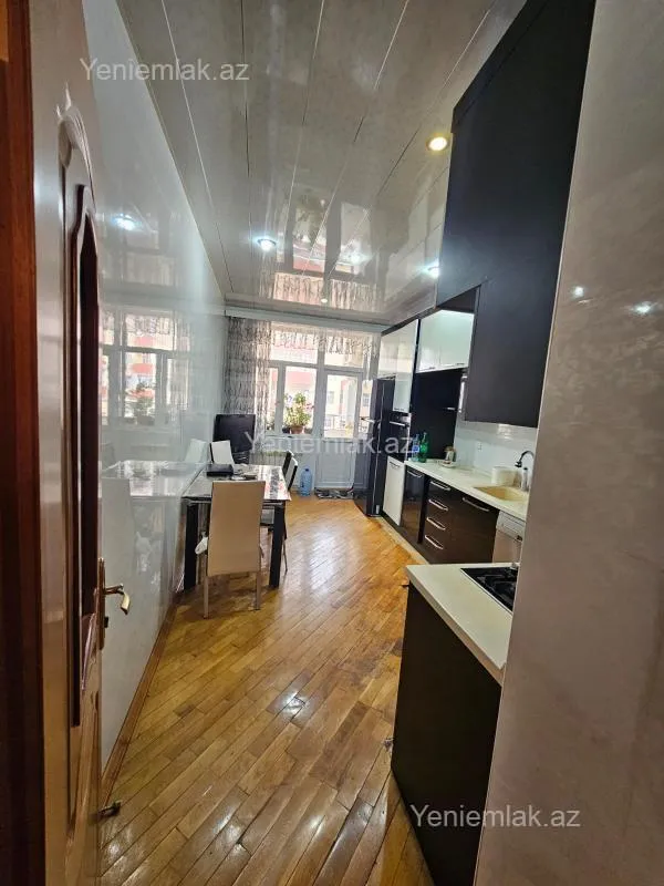 Satılır 3 otaqlı yeni tikili 140 m²