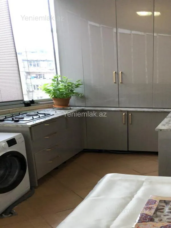 Satılır 2 otaqlı yeni tikili 65 m²