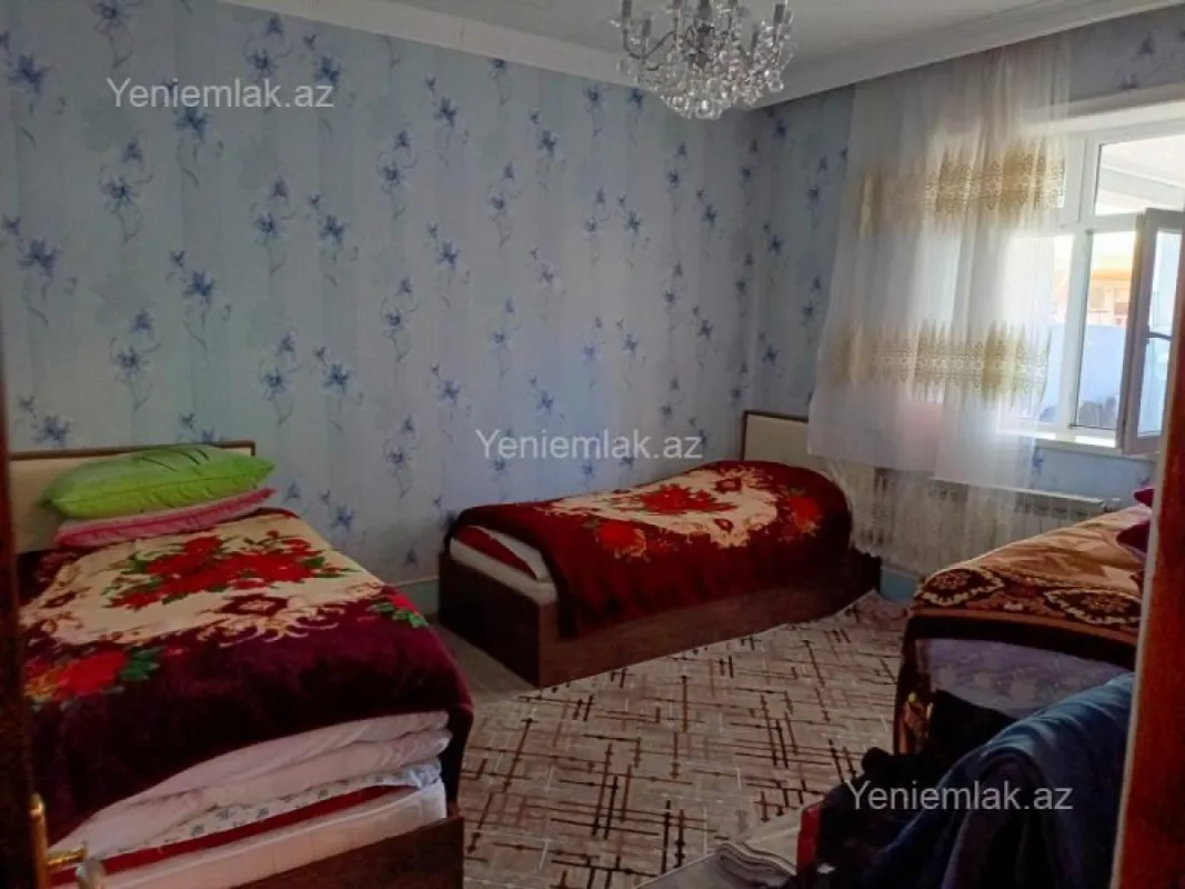 Satılır 4 otaqlı həyət evi 130 m²