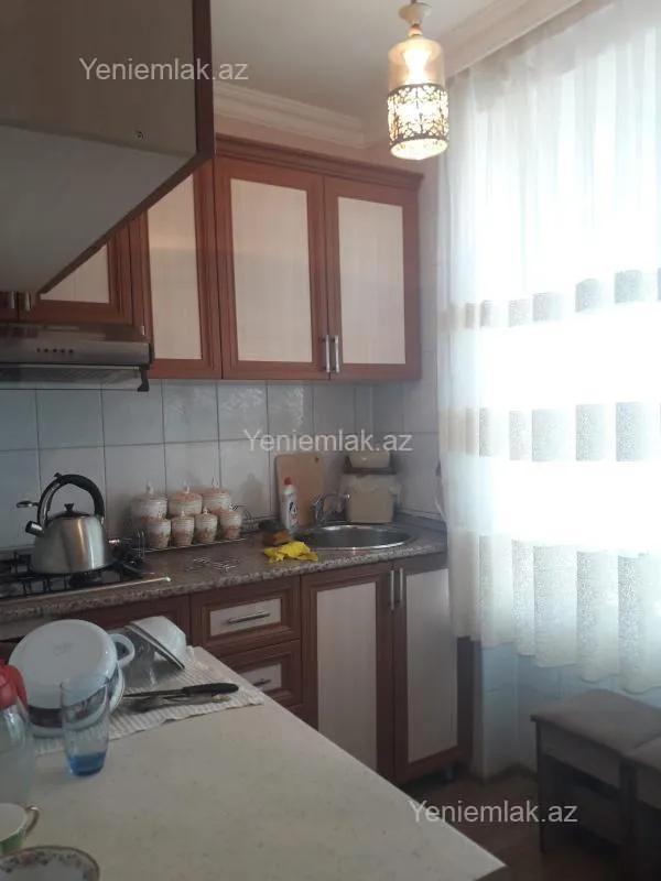 Satılır 2 otaqlı köhnə tikili 50 m²