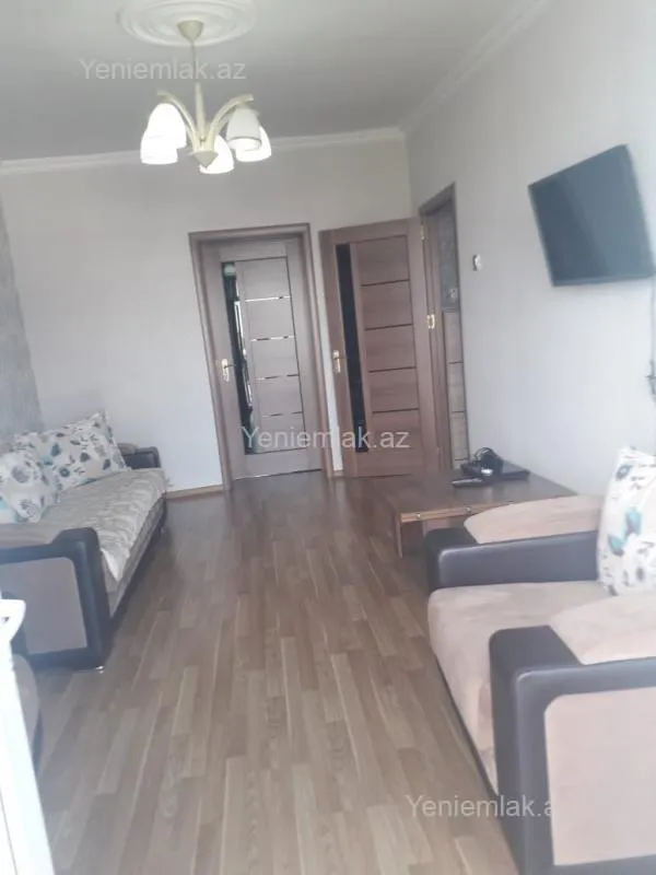 Satılır 2 otaqlı köhnə tikili 50 m²
