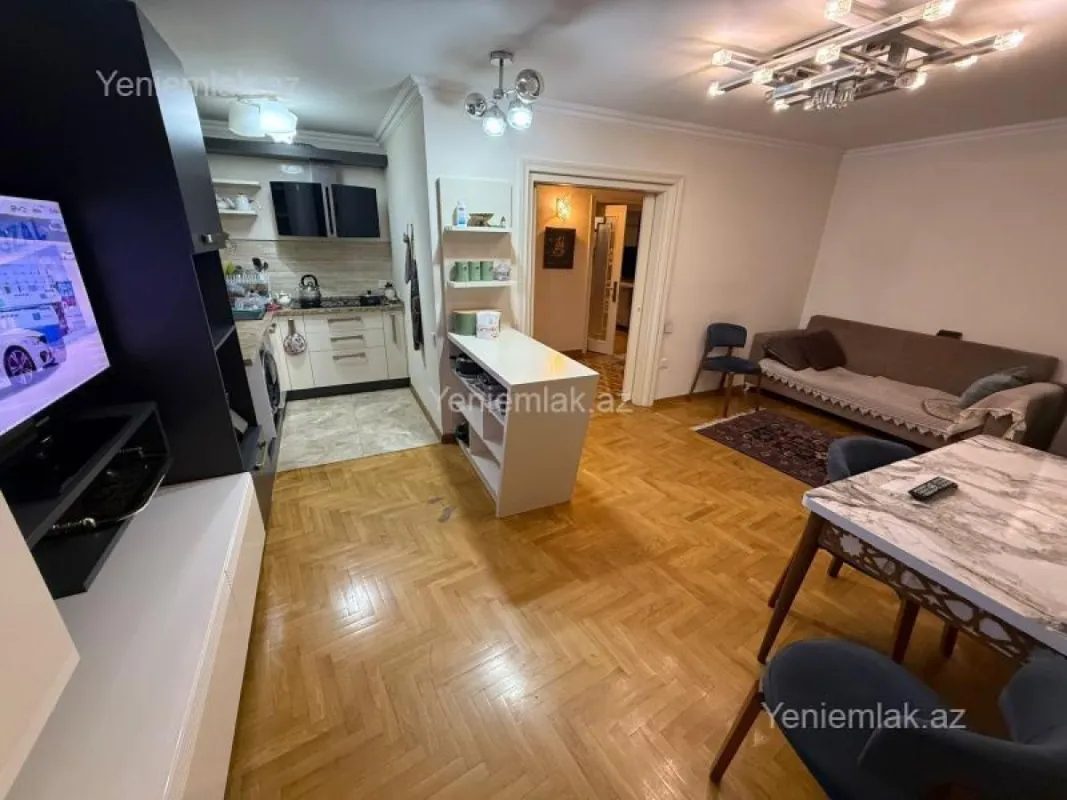 Satılır 5 otaqlı köhnə tikili 170 m²