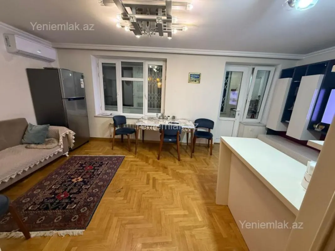 Satılır 5 otaqlı köhnə tikili 170 m²