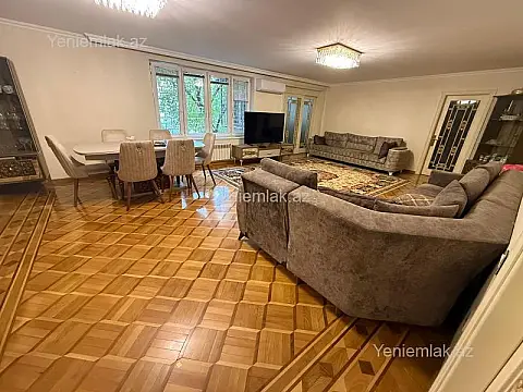 Satılır 5 otaqlı köhnə tikili 170 m²