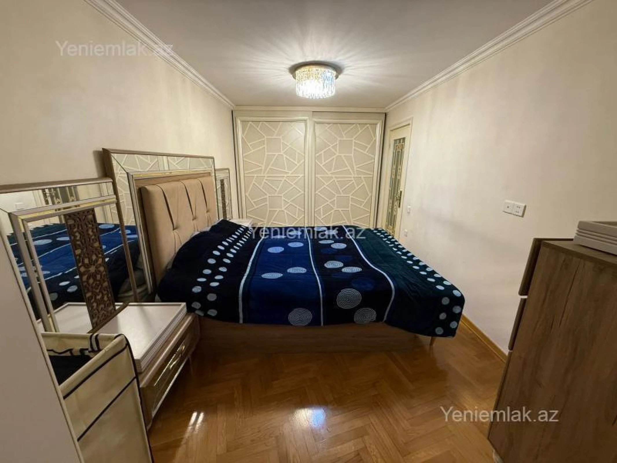 Satılır 5 otaqlı köhnə tikili 170 m²
