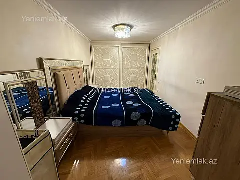 Satılır 5 otaqlı köhnə tikili 170 m²